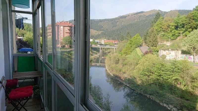 Appartement Piso Rio Nervion 15 Minutos Bilbao à Ugao-Miraballes Extérieur photo